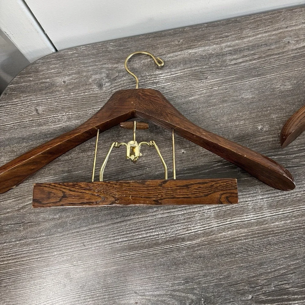Vintage The Setwell Style 18 Inch Wooden Heavy Duty Suit Valet Hanger Wood